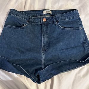 •Women’s Jean Shorts